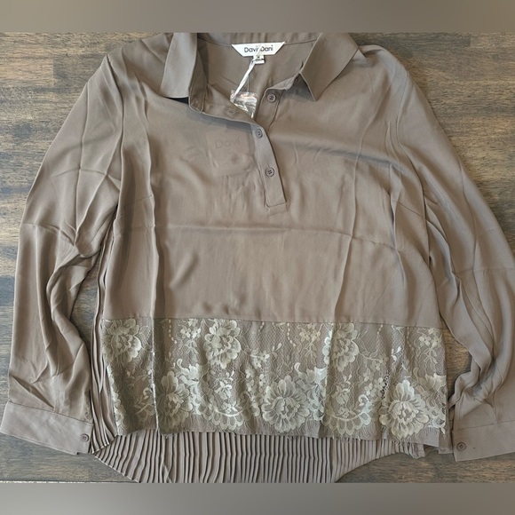 Davi & Dani Brown Top - Picture 2 of 3